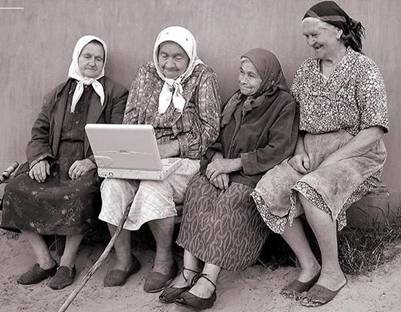 italian_women_and_a_laptop